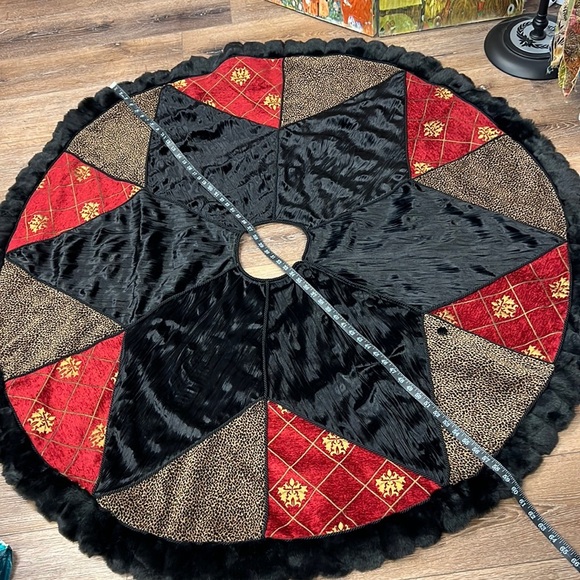 Villa Bacci Christmas Tree Skirt Burgundy Red Gold Leopard Velvet Lined Black - Picture 2 of 9